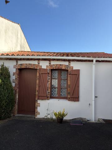 CHALLANS - MAISON 2 CHAMBRES AVEC STUDIO ET GARAGE