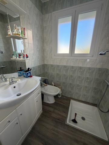 CHALLANS - MAISON 2 CHAMBRES AVEC STUDIO ET GARAGE