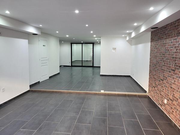 Local commercial - 4 pièces - 103 m²