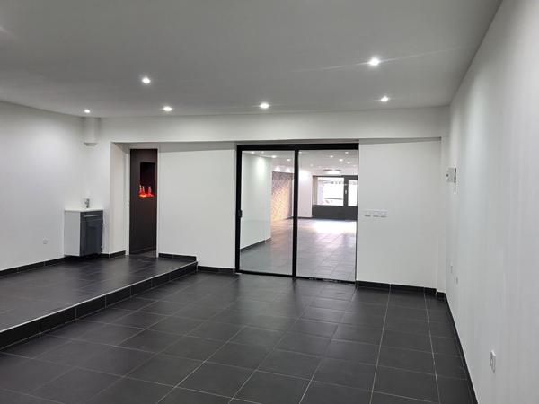 Local commercial - 4 pièces - 103 m²