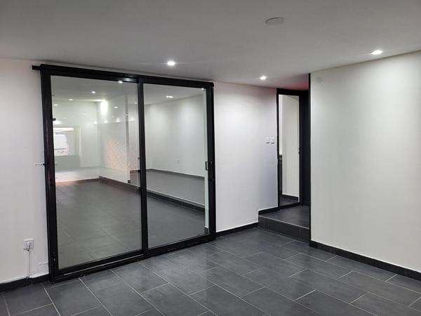 Local commercial - 4 pièces - 103 m²