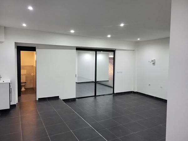 Local commercial - 4 pièces - 103 m²