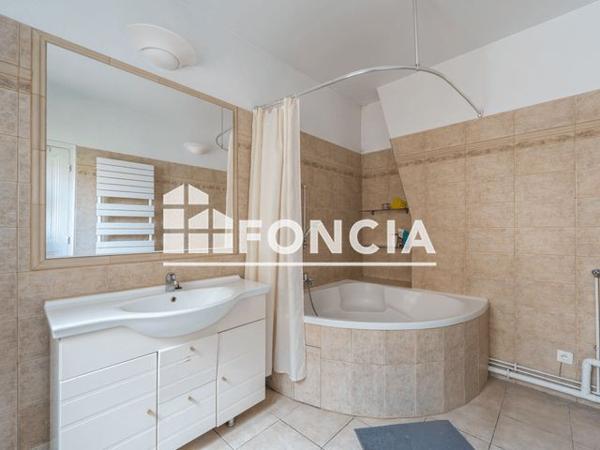 À vendre Appartement 3 pièces 68 m² - Courbevoie 92400