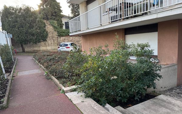 Appartement à louer    2 pièces •  Saint-Maur-des-Fossés