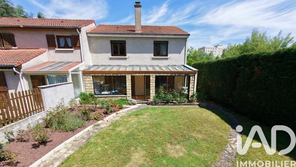 Maison à vendre 5 pièces 111 m² Le Chambon-Feugerolles