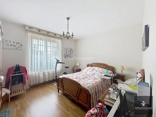 Vente                                                      Maison
                        
                     6 pièces                      146 m2                     à Mably