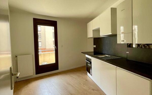 Appartement à louer    3 pièces • 70,80 m2 Annemasse