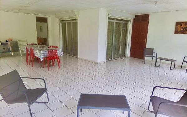 Appartement à louer    4 pièces •  Le Gosier