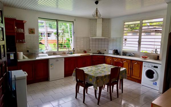 Appartement à louer    4 pièces •  Le Gosier