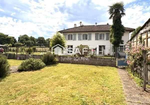 MAISON  AVEC JARDIN GARAGE ET DEPENDANCE