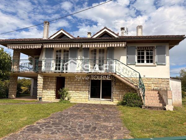 MAISON  AVEC JARDIN GARAGE ET DEPENDANCE