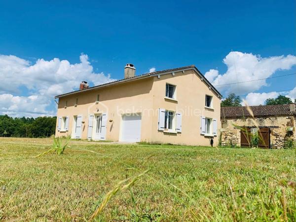 Maison de 160m2 environ avec garage entièrement refaite située à 5 Min du centre de Montguyon

Vous entrerez sur un beau salon avec insert de 27m2 donnant sur une cuisine dinatoire de 22m2 et son arrière cuisine ainsi qu'une salle d'eau avec douche à l'italienne. 
A l'étage, un joli palier dessert 4 grandes chambres dont une de 32m2 avec dressing (possibilité d'y faire une salle d'eau pour suite parentale).

De plus, un garage vient compléter la maison (Possibilité d'y faire une suite parentale). 

Les + de cette maison :
Peu de voisinage
Maison refaite avec goût
Grand terrain avec vue dégagée
Possibilité de créer une 5e chambre
DPE C