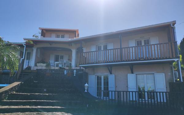 Maison à vendre    11 pièces •  Saint-Joseph