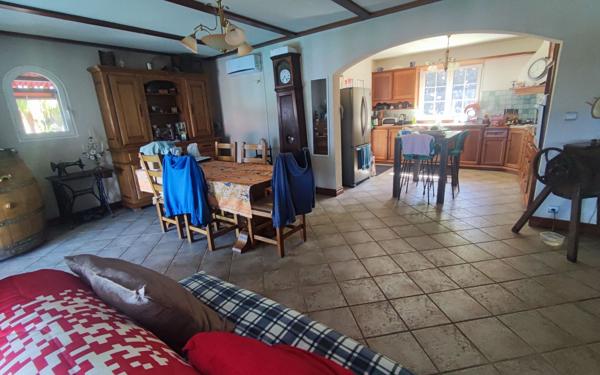 Maison à vendre    11 pièces •  Saint-Joseph