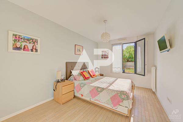 Appartement Rueil Malmaison 3 pièce(s) 62.86 m2 485 000 € **  - Référence  20090