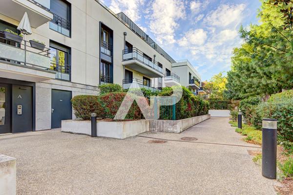 Appartement Rueil Malmaison 3 pièce(s) 62.86 m2 485 000 € **  - Référence  20090