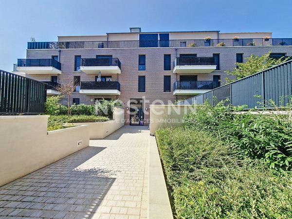 À vendre appartement 2 pièces avec terrasse, parking et cave, quartier de la Croix Bonnet à Bois d'Arcy