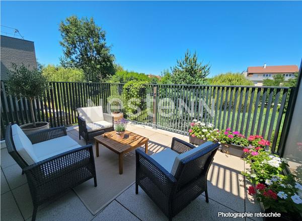 À vendre appartement 2 pièces avec terrasse, parking et cave, quartier de la Croix Bonnet à Bois d'Arcy