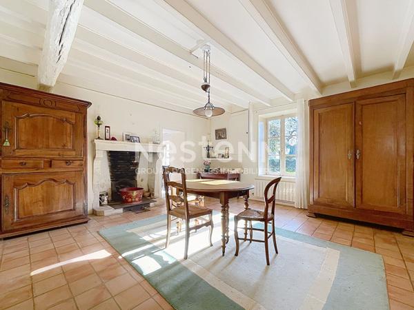 Belle maison en pierre d'environ 190 m² sur 1500 m² de terrain