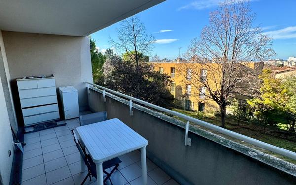 Appartement à vendre    2 pièces • 48 m2 Marseille 12