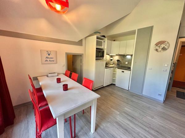 Duplex rénové, terrasse, vue pistes de ski