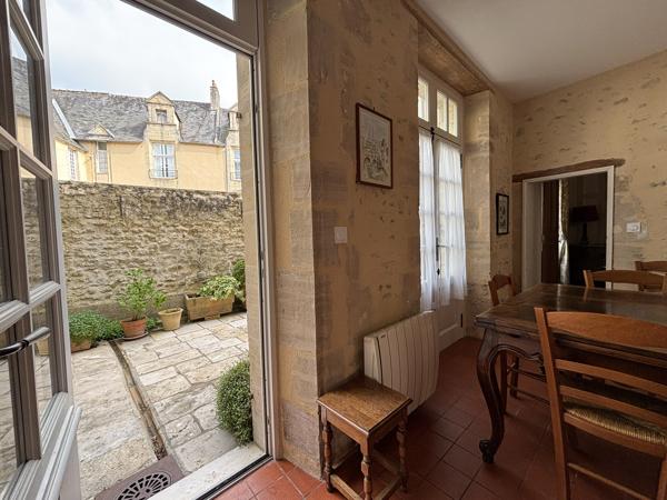 Hôtel particulier des XVème et XVIIIème siècles - BAYEUX