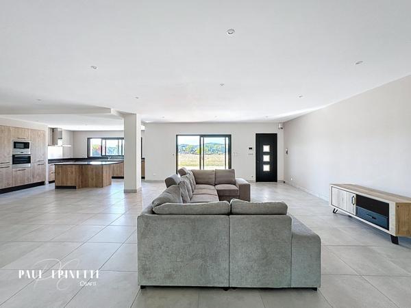 Ferme rénovée de 174m2 avec dépendance de 30m2