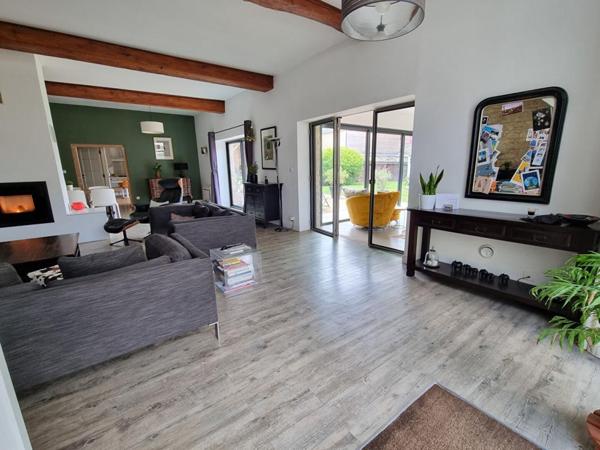 Maison Les Cheres 8 pièces 220 m2, garage, piscine