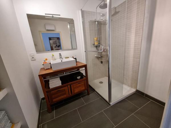 Maison Les Cheres 8 pièces 220 m2, garage, piscine