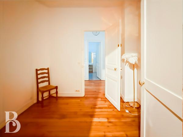 Paris (75008) MONCEAU - APPARTEMENT HAUSSMANNIEN DE PRESTIGE- USAGE D'HABITATION OU MIXTE