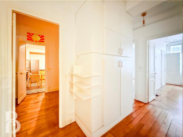 Paris (75008) MONCEAU - APPARTEMENT HAUSSMANNIEN DE PRESTIGE- USAGE D'HABITATION OU MIXTE