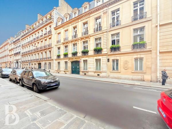 Paris (75008) MONCEAU - APPARTEMENT HAUSSMANNIEN DE PRESTIGE- USAGE D'HABITATION OU MIXTE