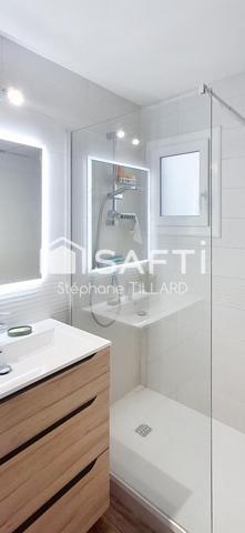 Maison familiale au cœur de village, commerces, services et école à pied