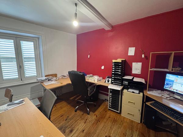 A vendre MUR et FOND Boucherie/traiteur + Appartements  PUY GUILLAUME