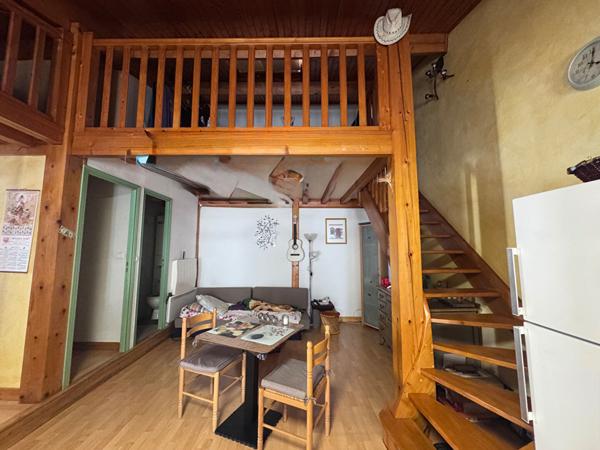 A vendre MUR et FOND Boucherie/traiteur + Appartements  PUY GUILLAUME