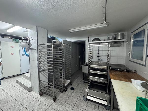 A vendre MUR et FOND Boucherie/traiteur + Appartements  PUY GUILLAUME