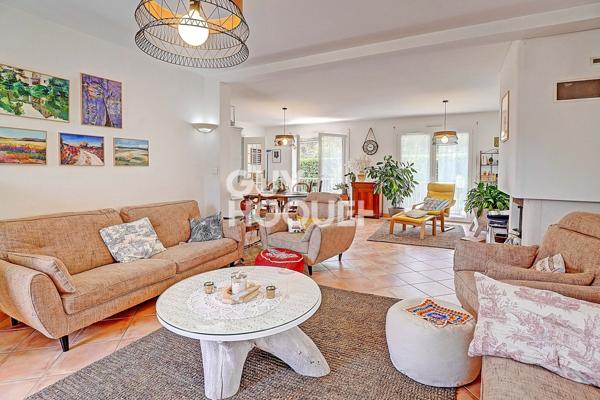 MAISON À VENDRE DE 7 PIÈCES DE 266,00 M²