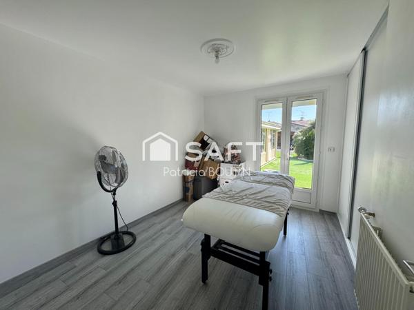 PAVILLON  PLAIN PIED 5 CHAMBRES BUREAU ET GARAGE AUX PORTES DE NIORT !