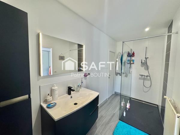 PAVILLON  PLAIN PIED 5 CHAMBRES BUREAU ET GARAGE AUX PORTES DE NIORT !