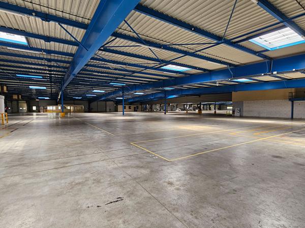 A VENDRE SITE INDUSTRIEL LAVAL , Change A VENDRE SITE INDUSTRIEL LAVAL , Change