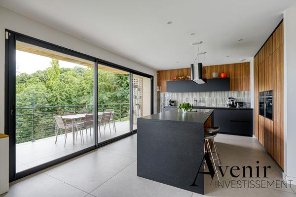 Propriété Lyon 7 pièce(s) 280.5 m2 + dépendance 64 m2 Lyon Propriété Lyon 7 pièce(s) 280.5 m2 + dépendance 64 m2 Lyon