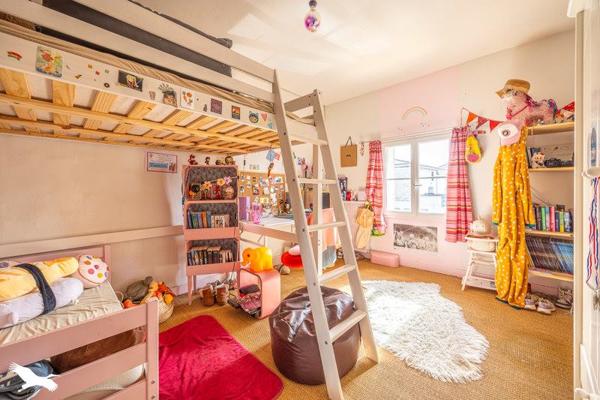 Maison à vendre |                                       Niort |                                        8 pièces  |  190 m²