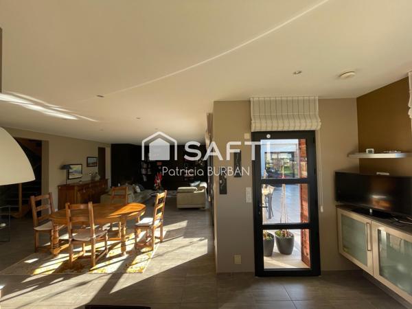 Maison d'architecte 259 m2, sur 2289 m2 de terrain