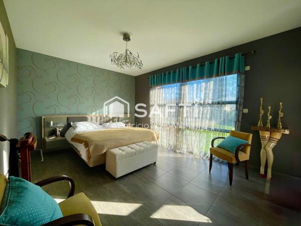 Maison d'architecte 259 m2, sur 2289 m2 de terrain