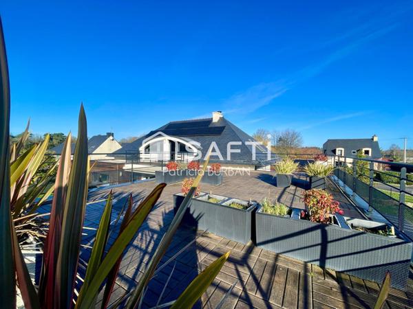 Maison d'architecte 259 m2, sur 2289 m2 de terrain