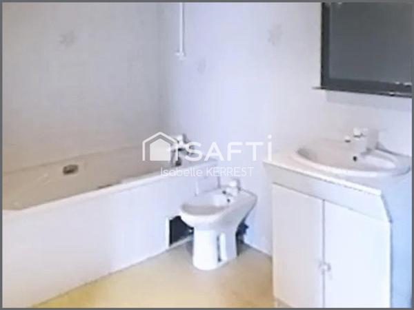 CORPS DE FERME très proche centre ville Plouescat