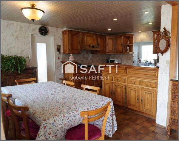 CORPS DE FERME très proche centre ville Plouescat