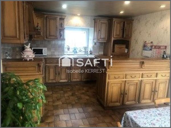 CORPS DE FERME très proche centre ville Plouescat