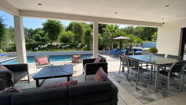 villa d'exception -  Mios - 4 chambres 233 m2, grands garages, prestations haut de gamme