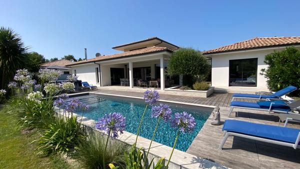 villa d'exception -  Mios - 4 chambres 233 m2, grands garages, prestations haut de gamme